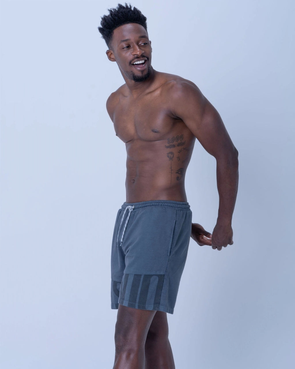 Bermuda Basic Designio Gris Oscuro