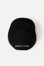 GORRA BEISBOLERA EN BLOQUES DE COLOR NEGRO CON BORDADO MARCA QUEST X JUAN FERNANDO QUINTERO