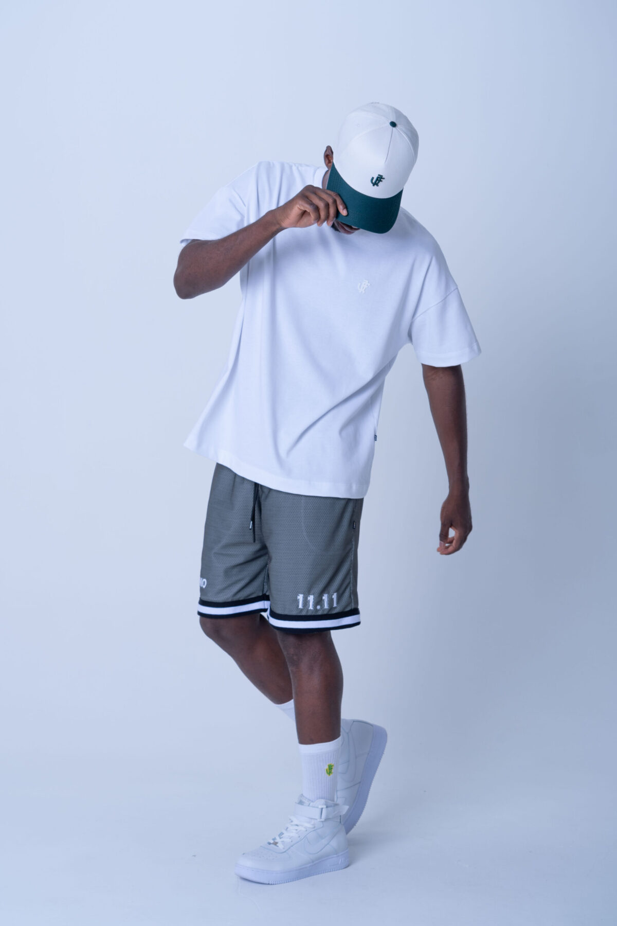 TSHIRT OVERSIZE DESIGNIO WHITE CLOCK - Imagen 2
