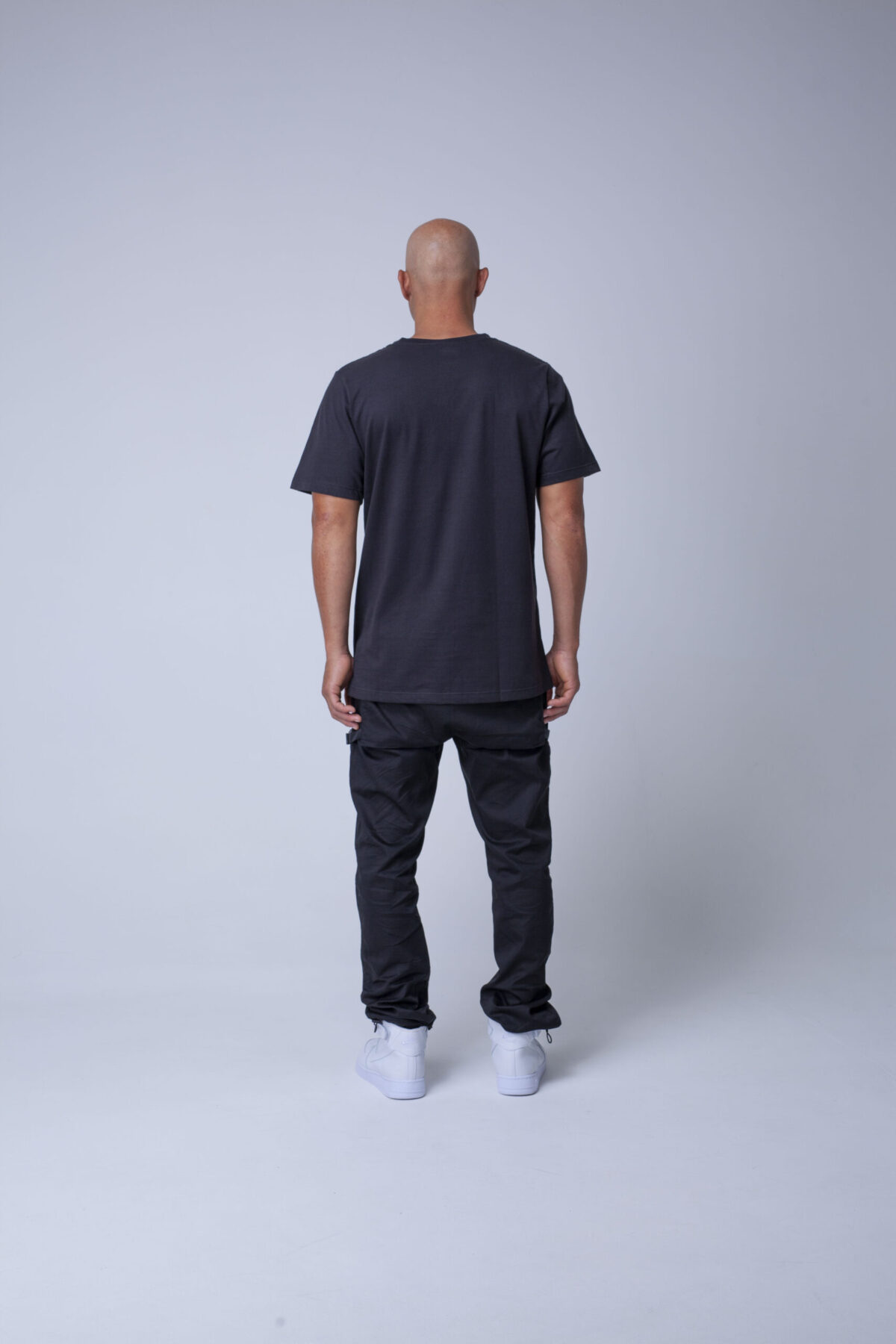 T-Shirt BASIC JONES BLACK - Imagen 4